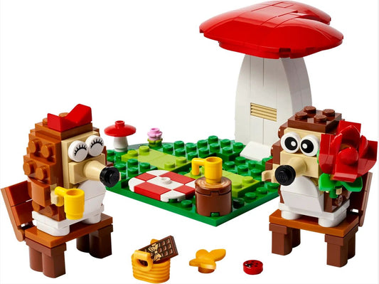 LEGO® 40711 Hedgehog Picnic Date